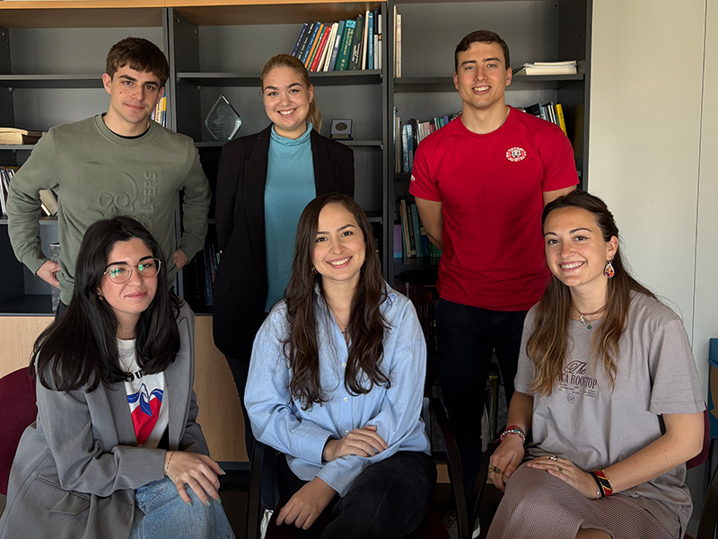 De izquierda a derecha: Elena de la Poza, Mª Loreto Fenollosa e Isabel Barrachina, miembros de INECO
